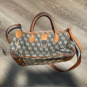 Dooney and bourke purse
